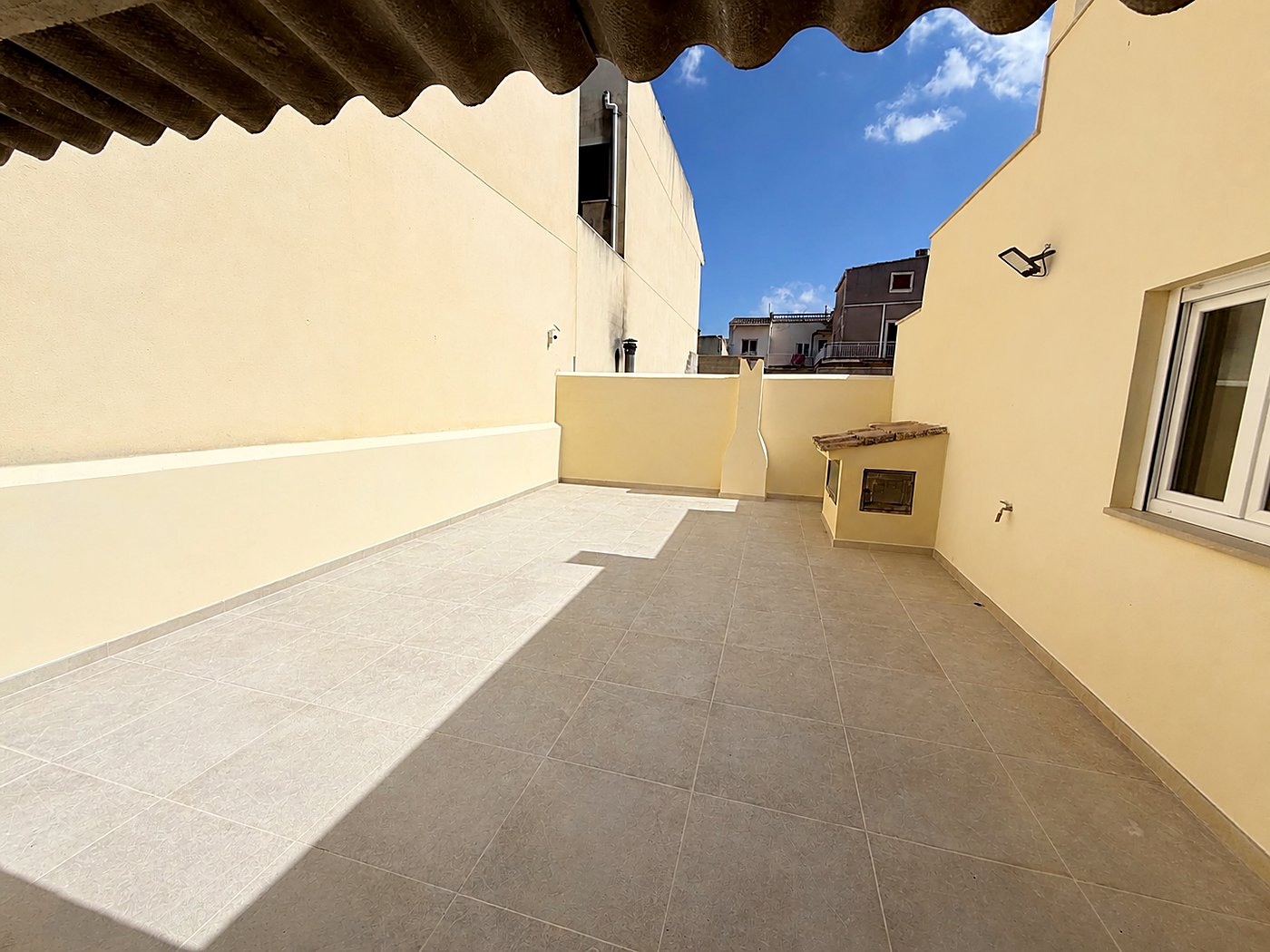 Terraza exterior de 60 m2 de Puro Coliving